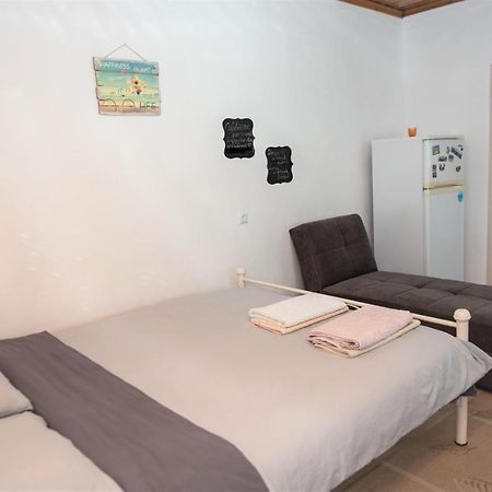 Safe And Cozy Studio In Xanthi! Ngoại thất bức ảnh