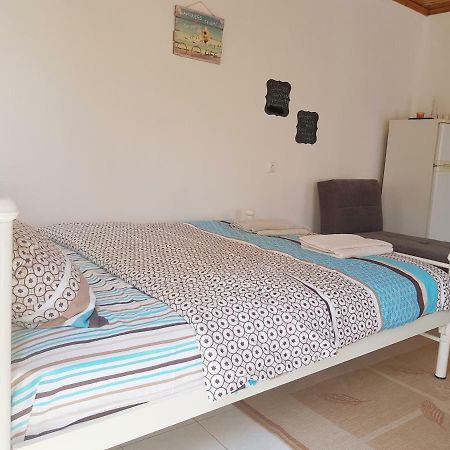 Safe And Cozy Studio In Xanthi! Ngoại thất bức ảnh
