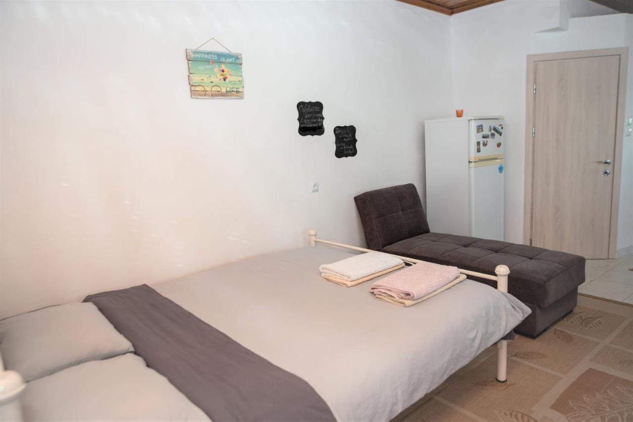 Safe And Cozy Studio In Xanthi! Ngoại thất bức ảnh