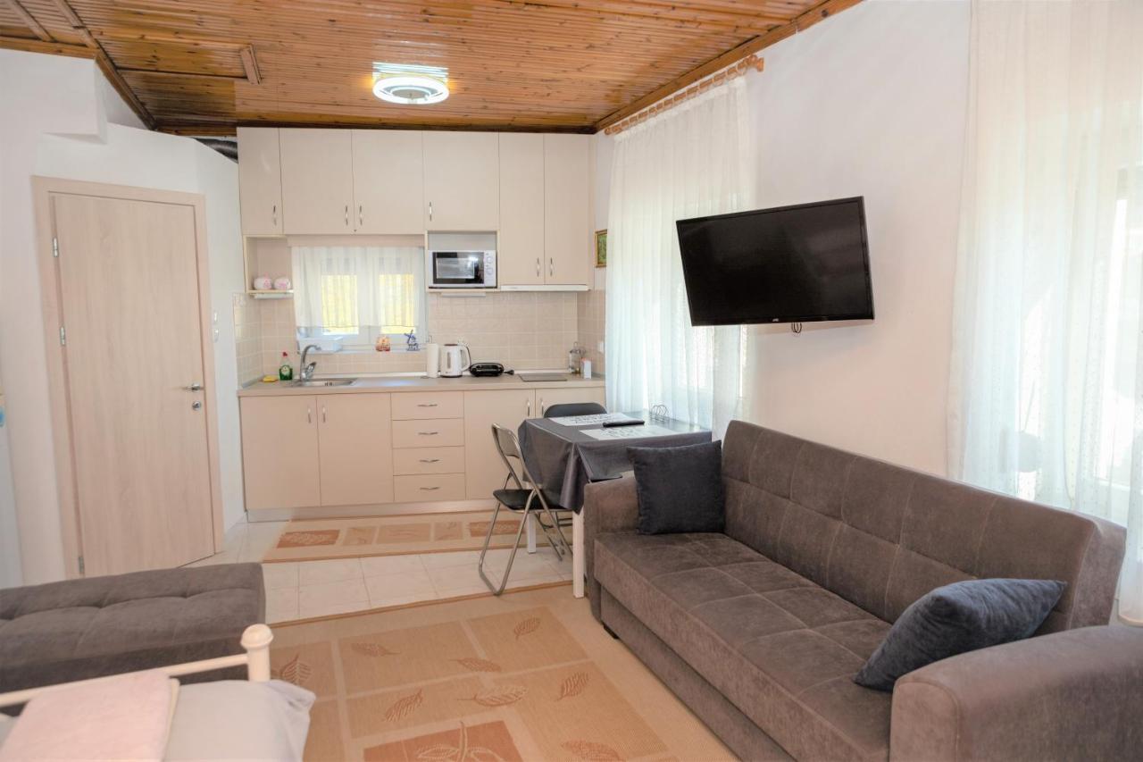 Safe And Cozy Studio In Xanthi! Ngoại thất bức ảnh