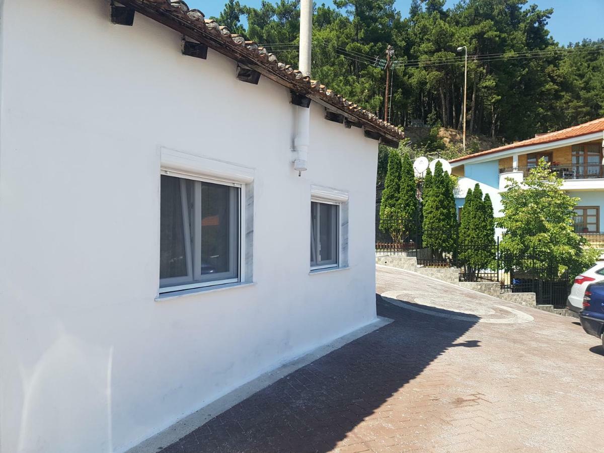 Safe And Cozy Studio In Xanthi! Ngoại thất bức ảnh